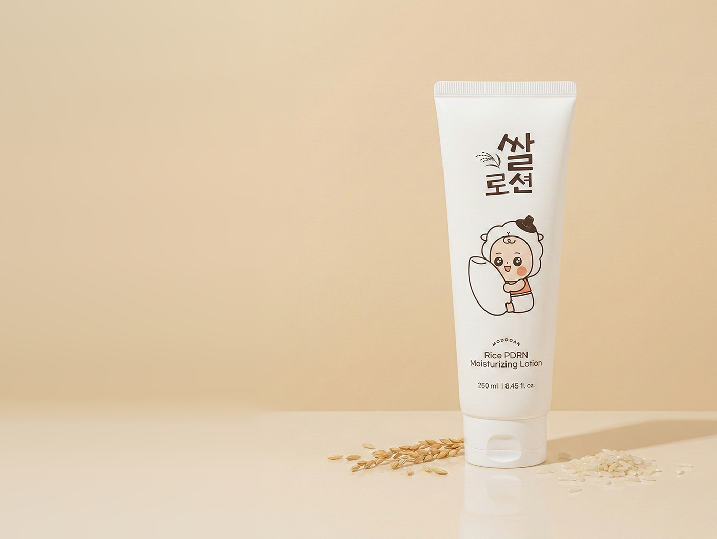 Modooan Rice Lotion 250 ml beside rice grains and rice stalks